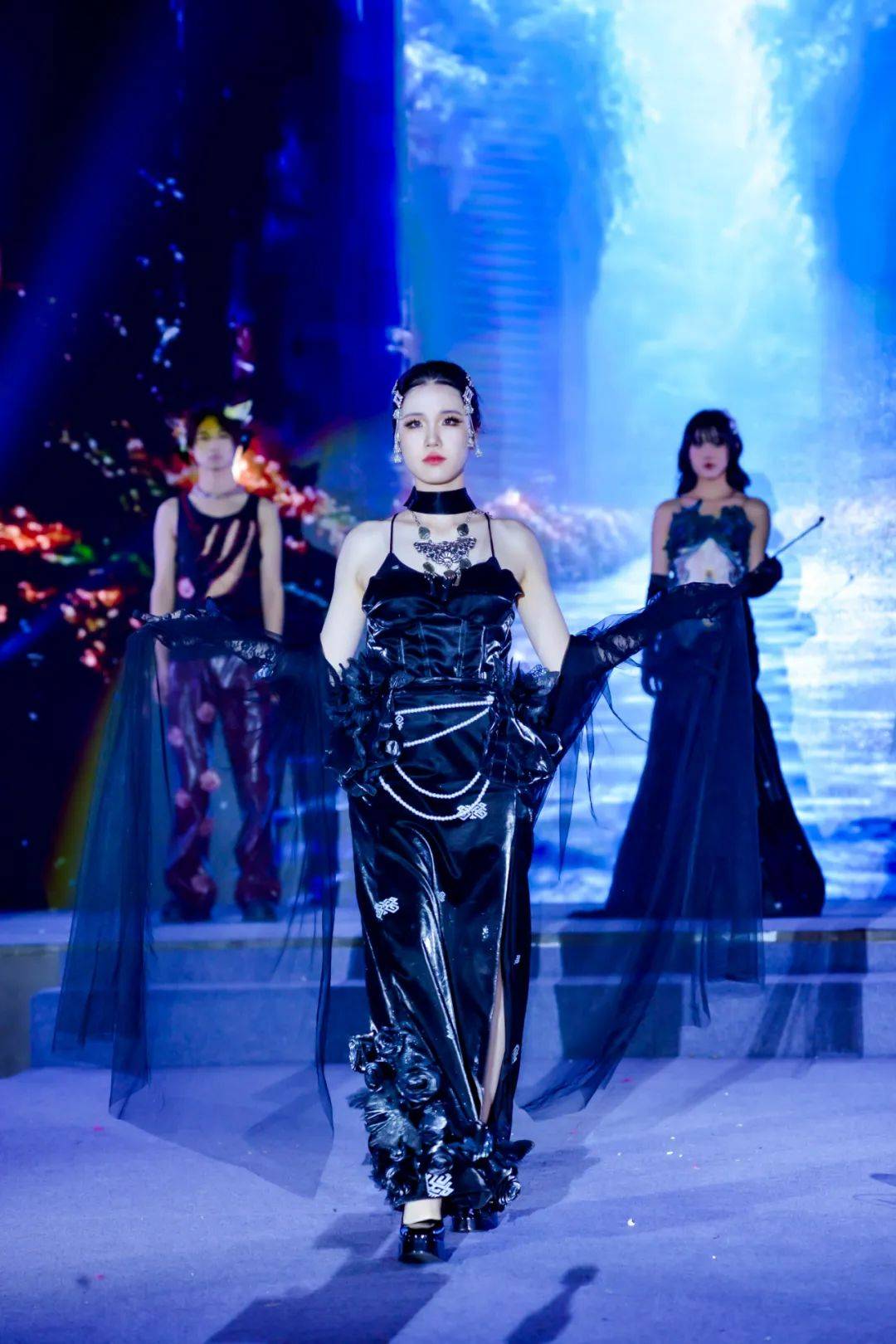 揭曉 | 2024第十六屆“三亞的冬天-融.境”服裝設(shè)計(jì)大賽決賽揭曉:服裝設(shè)計(jì)
