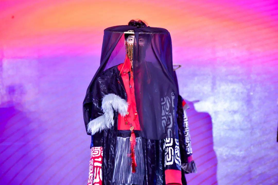 揭曉 | 2024第十六屆“三亞的冬天-融.境”服裝設(shè)計(jì)大賽決賽揭曉:服裝設(shè)計(jì)
