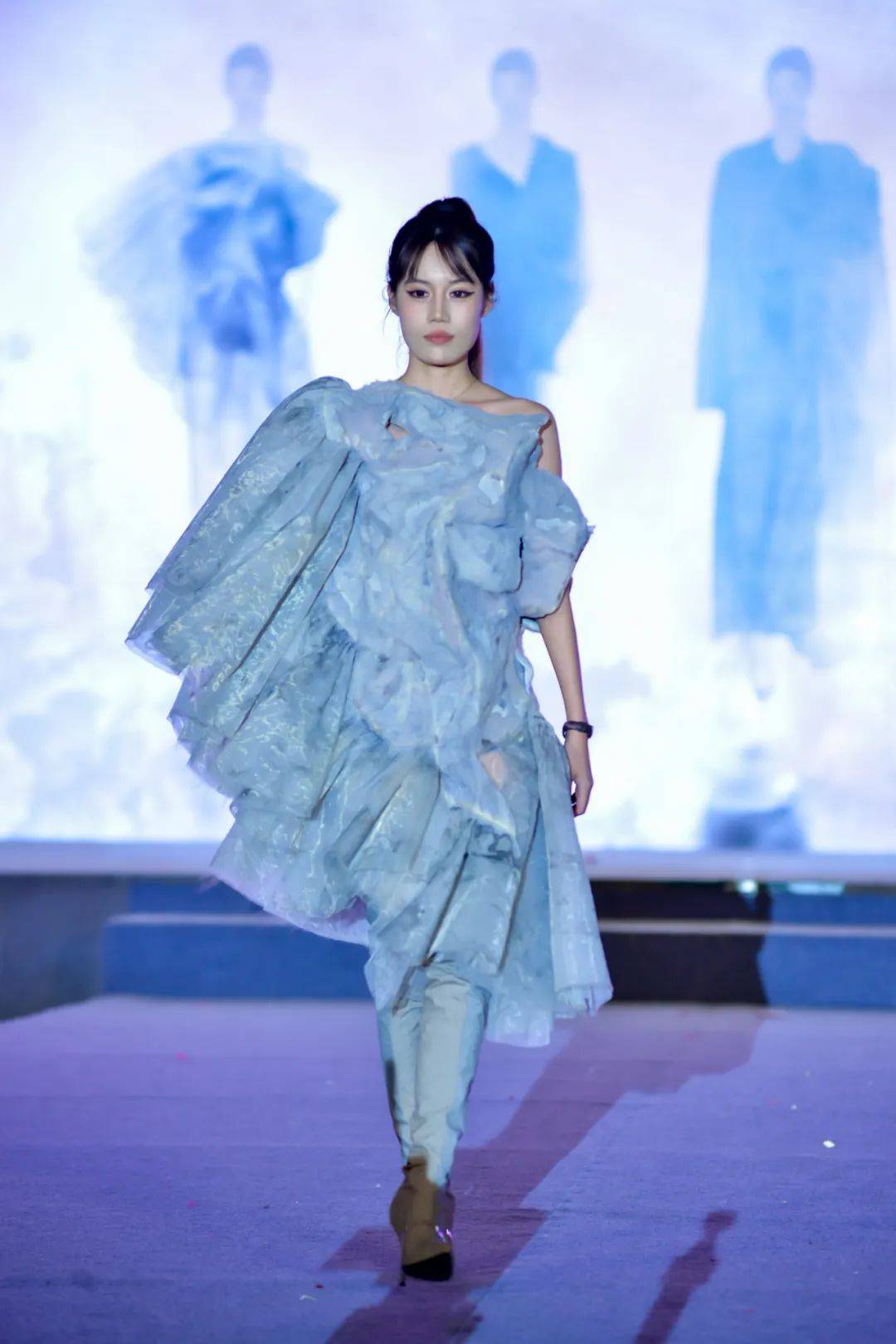 揭曉 | 2024第十六屆“三亞的冬天-融.境”服裝設(shè)計(jì)大賽決賽揭曉:服裝設(shè)計(jì)
