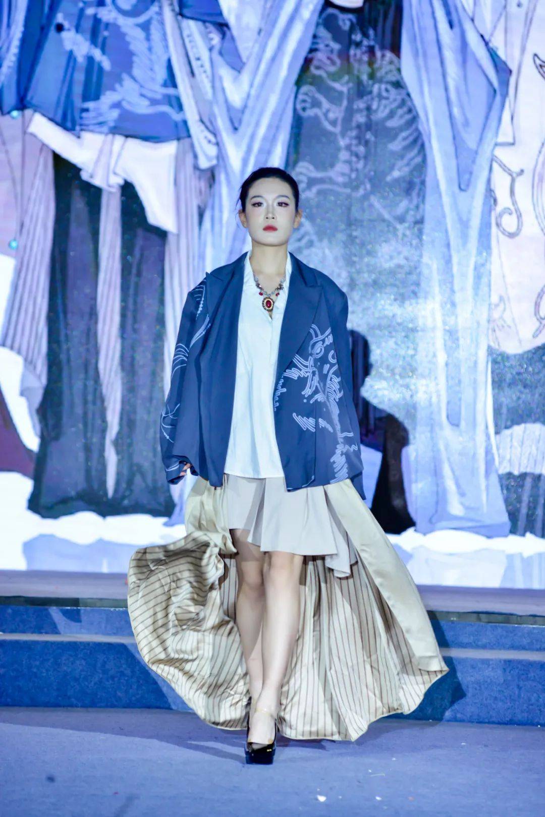 揭曉 | 2024第十六屆“三亞的冬天-融.境”服裝設(shè)計(jì)大賽決賽揭曉:服裝設(shè)計(jì)
