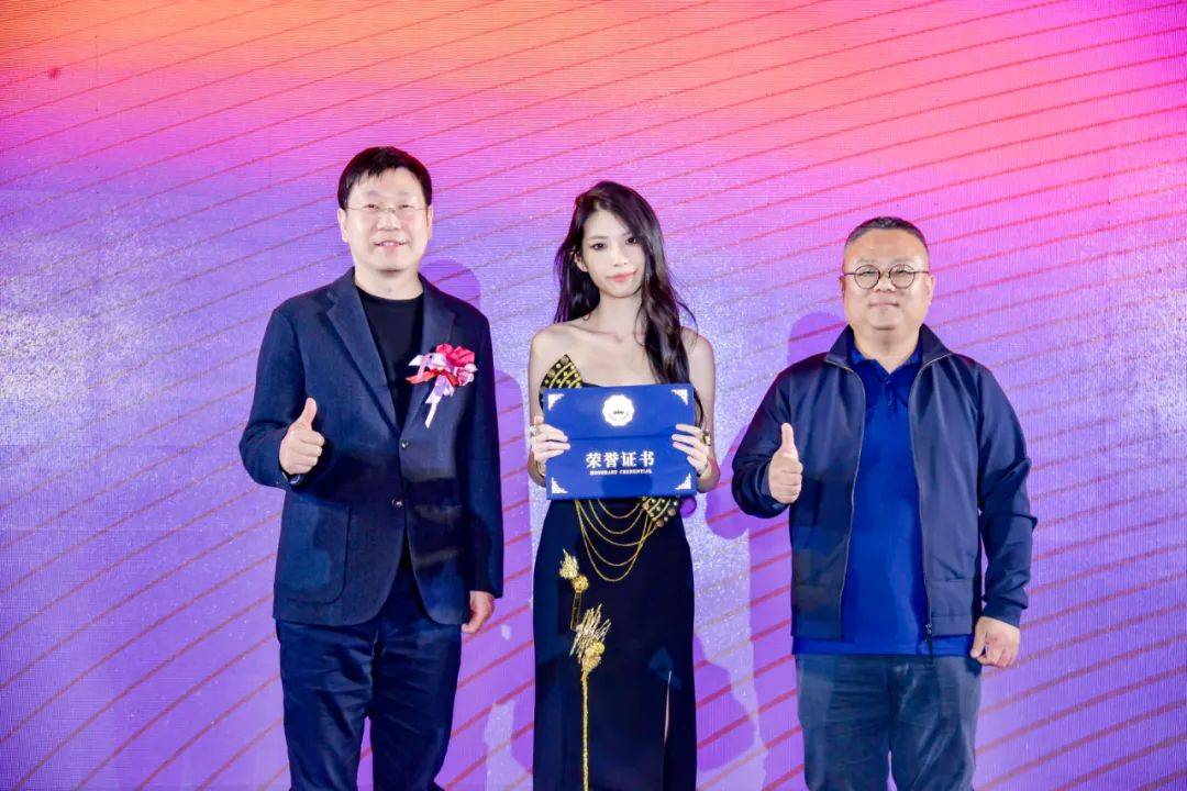 揭曉 | 2024第十六屆“三亞的冬天-融.境”服裝設(shè)計(jì)大賽決賽揭曉:服裝設(shè)計(jì)
